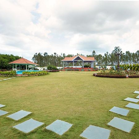 Fiestaa Resort N Events Venue Devanahalli Bagian luar foto